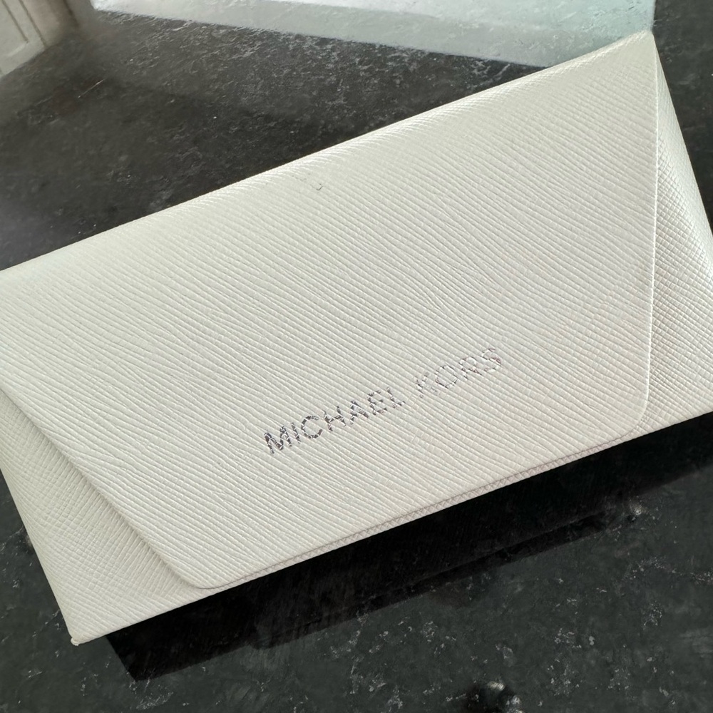Michael kors sunglass case
